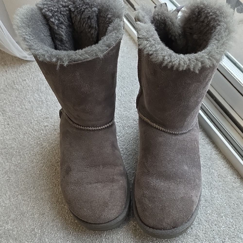 UGG Women's BAILEY BOW ll In GREY